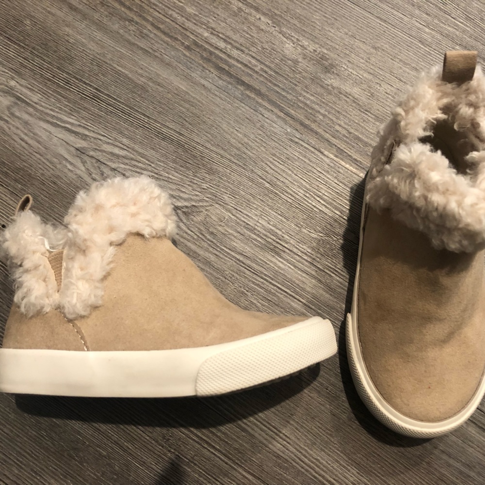 Great condition toddler boots. Old navy size 5